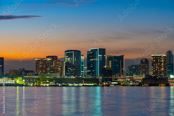 Obraz 日本　東京都心の夕景　黄昏時