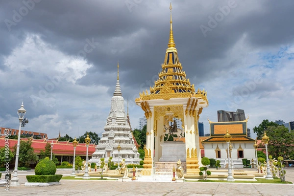 Obraz 王宮に隣接する仏教寺院であるシルバーパゴダ