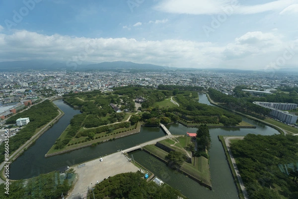 Obraz 函館の五稜郭タワーの展望台から見た星形の堀