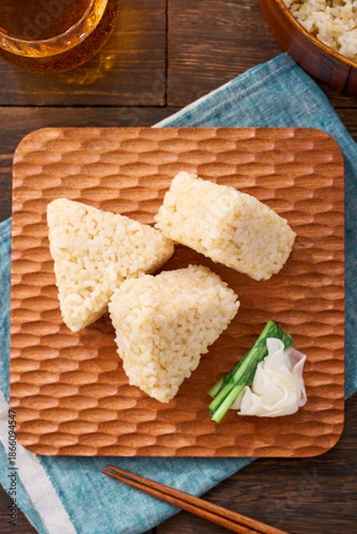 Obraz 玄米の三角おにぎり