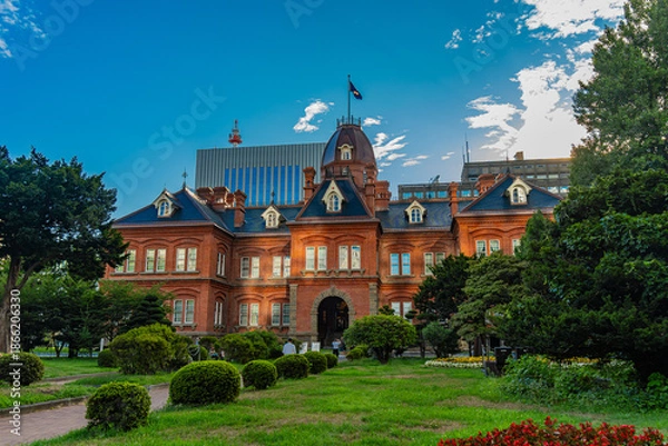 Obraz 北海道　青空と札幌の赤れんが庁舎