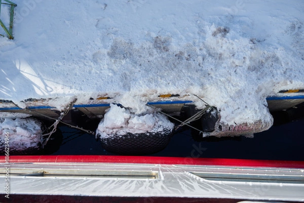 Obraz 北海道　雪の船着き場からの離岸