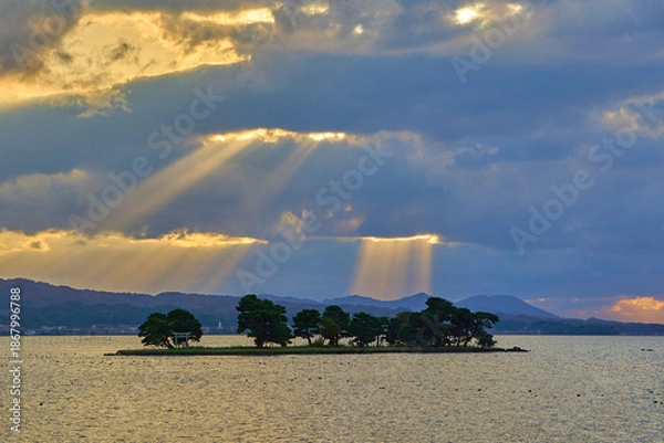 Obraz 秋の島根県松江市 宍道湖の嫁ヶ島の夕暮れ