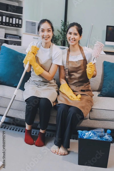 Obraz Cleaners clean empty office spaces