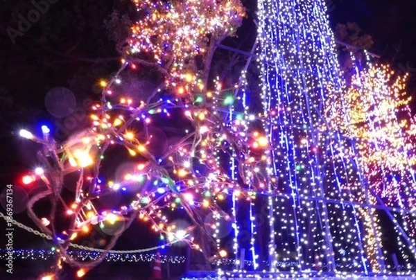 Fototapeta 太田市粕川町「町民の森公園」の滝のイルミ