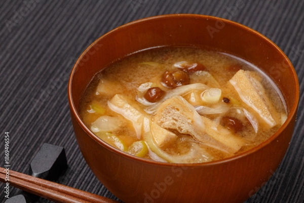 Obraz ナメコと油揚げの味噌汁