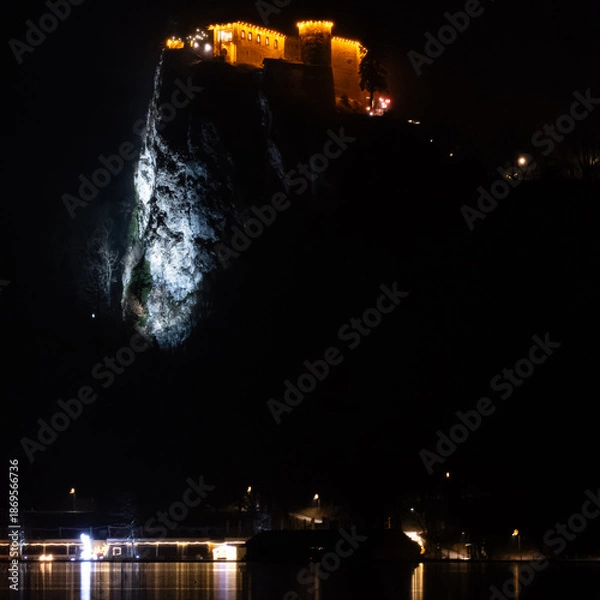 Obraz An Illuminated Bled Castle Overlooking