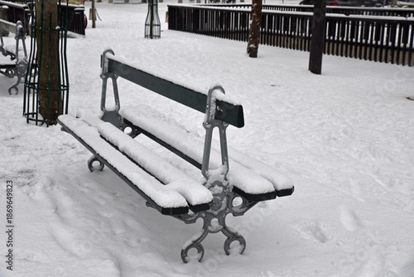 Obraz Banc enneigé dans la rue