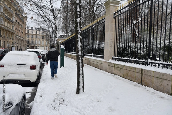 Obraz Rue enneigée à Paris en hiver