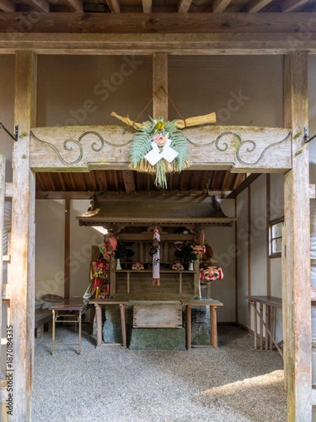 Fototapeta 正月飾りが付けられた小さな恵比寿神社
