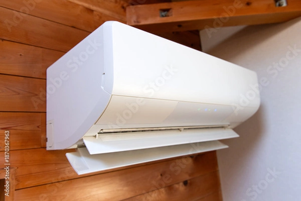 Obraz 部屋に設置されたエアコン