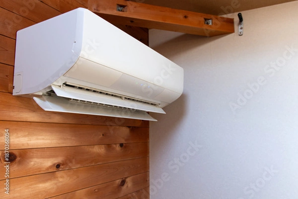 Obraz 部屋に設置されたエアコン