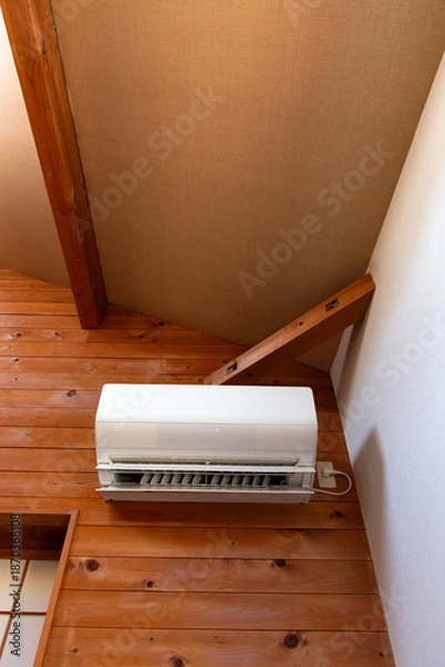 Obraz 部屋に設置されたエアコン