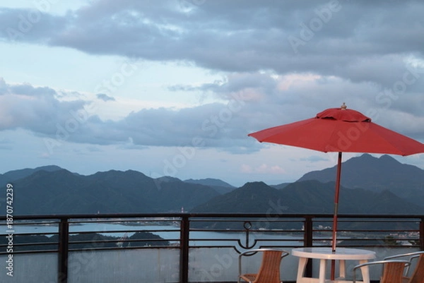 Obraz 赤いパラソル