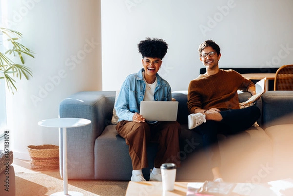 Obraz Confident teamwork: Colleagues check progress before next steps