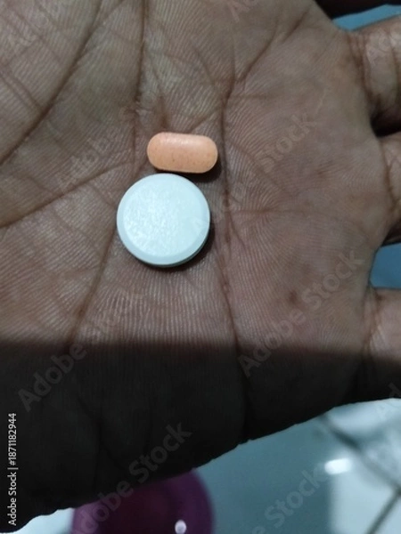 Obraz hand holding pills