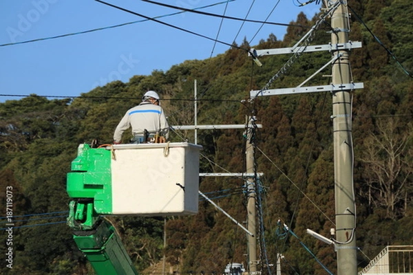 Obraz 高所作業　電線工事