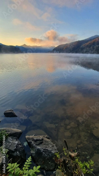 Obraz 아름다운 가을 계곡 아침 풍경