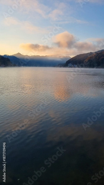 Obraz 아름다운 가을 아침 강변 풍경