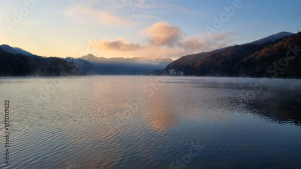 Obraz 아름다운 아침 강변의 모습