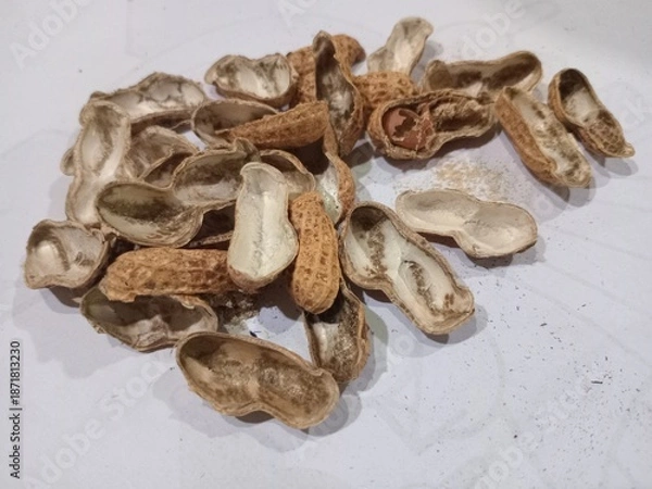 Obraz peanuts on a white background