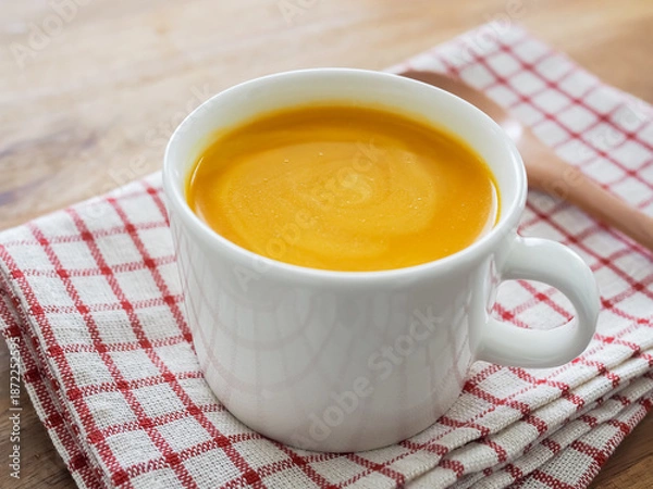 Fototapeta カップに入った南瓜スープ