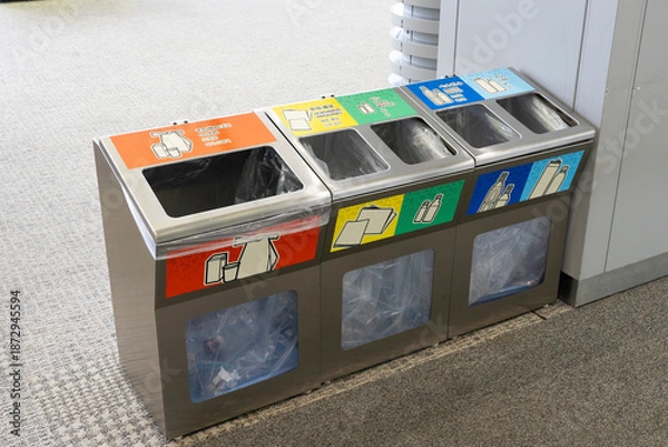 Obraz 成田空港のゴミ箱