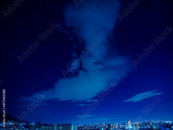 Obraz 神戸市街地の夜景　夜空に雲が広がる