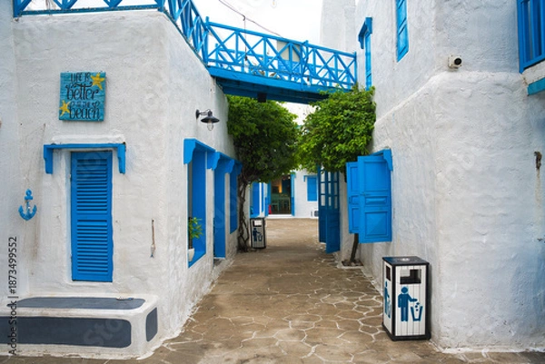 Obraz ギリシャ・サントリーニ島を模したベトナム・ダナンのソンチャーマリーナカフェ　