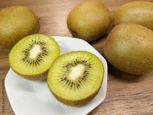 Fototapeta キウイとカットキウイ