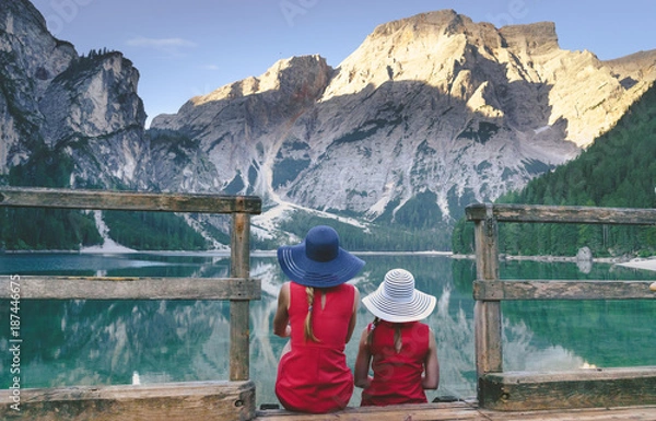 Obraz Sunrais with huts