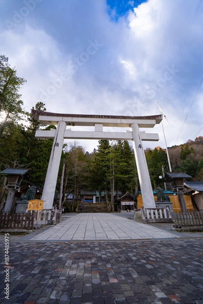 Obraz 諏訪大社　本宮　鳥居