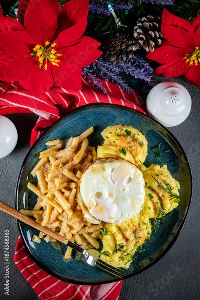 Obraz Fried eggs with boiled potatoes and yellow string beans.