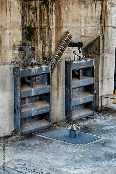 Obraz Infrastructure At The Douro Boat Locks