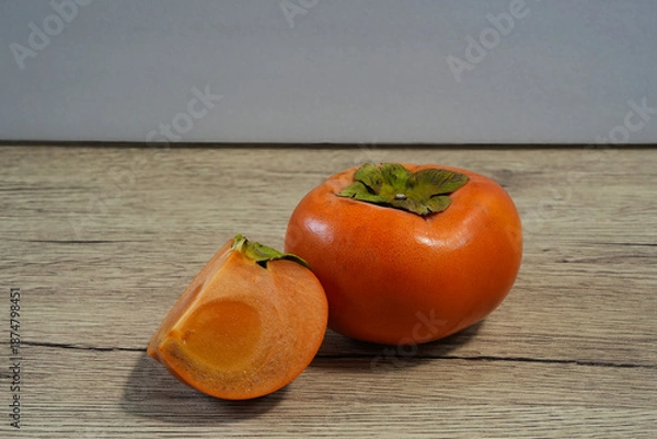 Fototapeta 濃厚な甘みのカットした九度山産富有柿