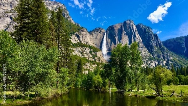 Obraz アメリカのヨセミテ国立公園のマーセド川