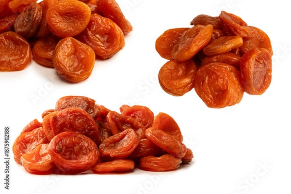 Obraz Dried apricots isolated on white background.