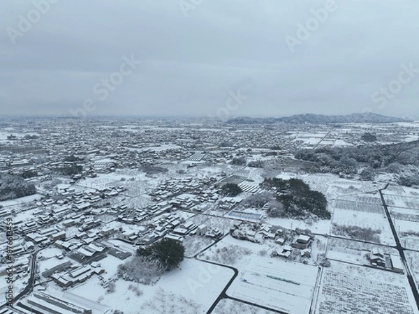 Obraz 岐阜のインターチェンジ付近の高速道路の風景　ドローン空撮