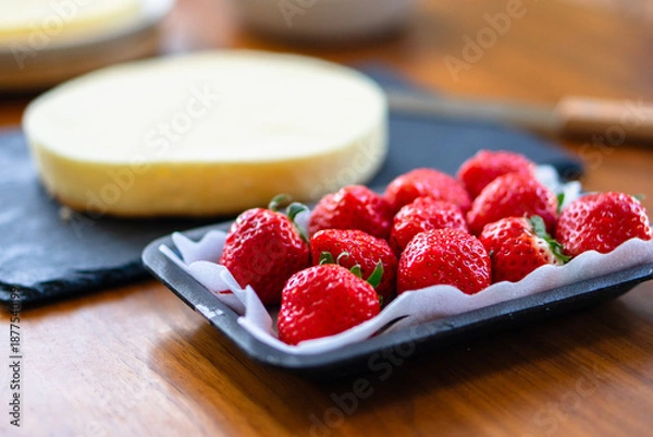 Obraz 出来合いのスポンジを使った手作りショートケーキの材料