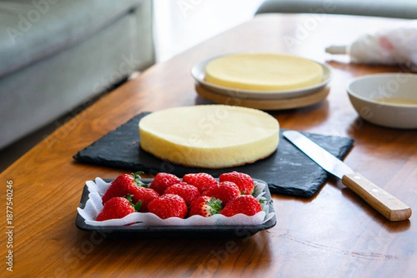 Obraz 出来合いのスポンジを使った手作りショートケーキの材料
