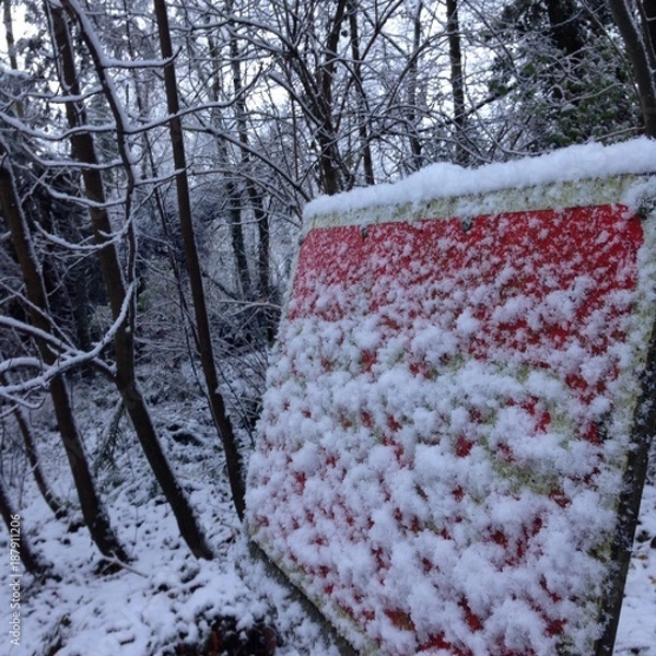 Obraz red sign with snow
