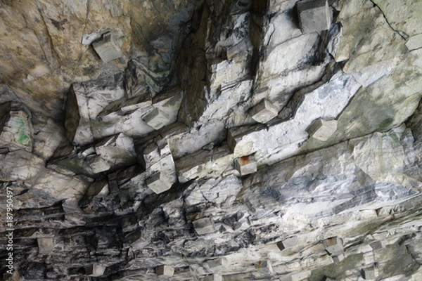 Fototapeta 台湾太魯閣渓谷の岩石表面