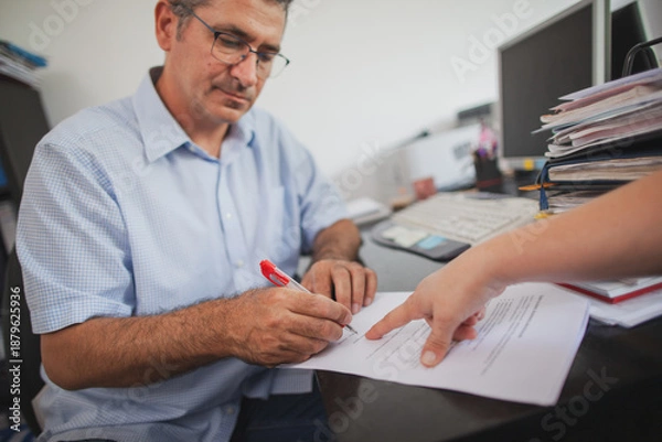 Obraz Accountant Consulting Client in Office