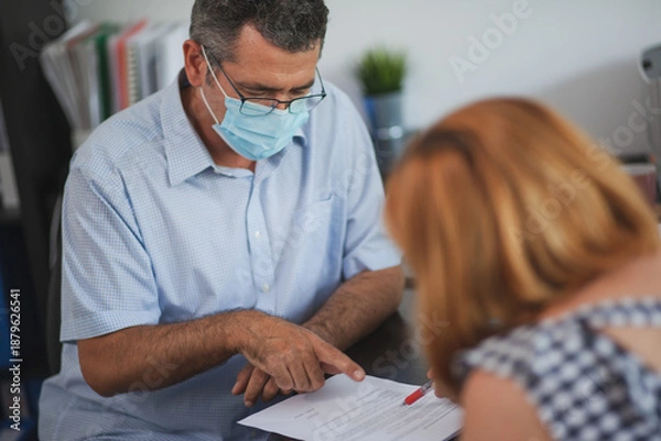 Obraz Accountant Consulting Client in Office