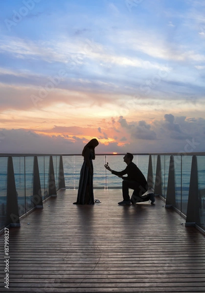 Obraz Proposal on beach at Sunset 