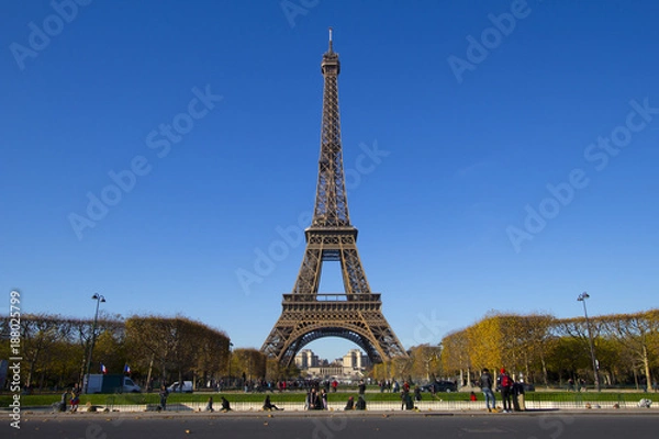 Fototapeta Eiffel Tower in Paris in Autumn