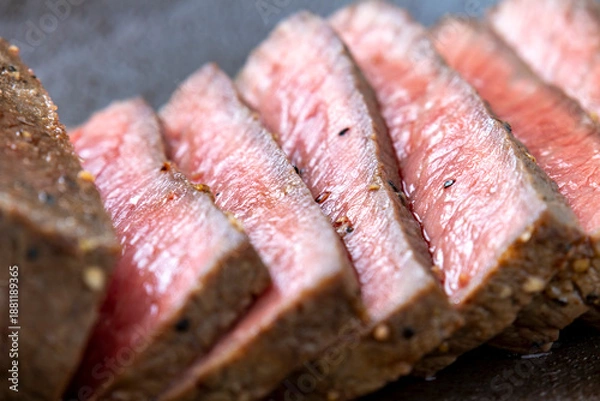 Obraz スライスしたローストビーフのアップ。