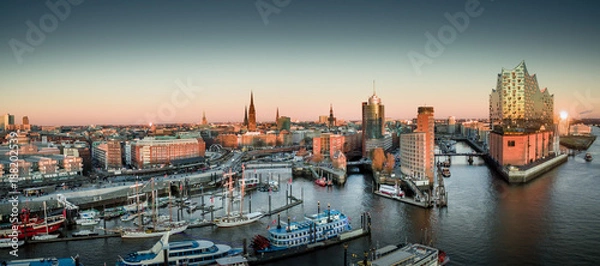 Obraz Elbphilharmonie i Hafencity o zachodzie słońca