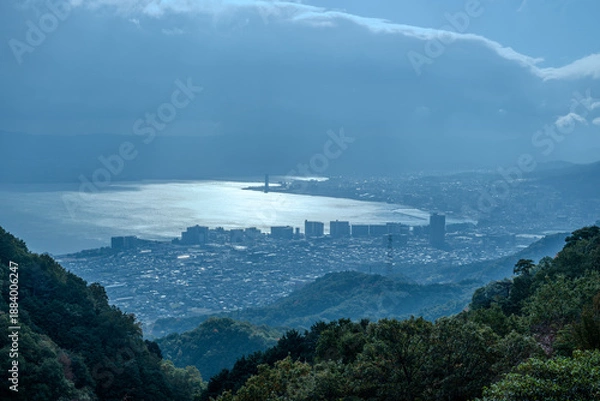 Obraz 比叡山から眺める朝の大津市街