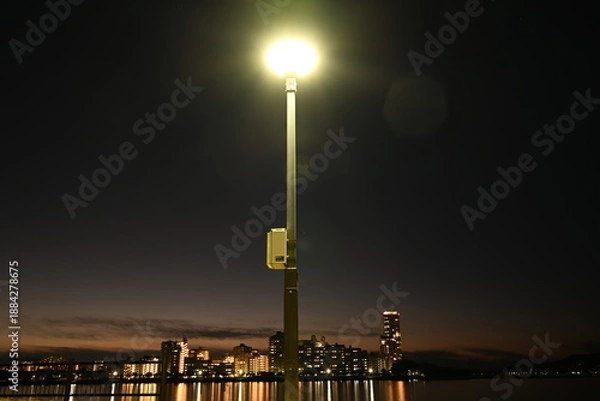 Obraz 外灯と海岸の夜景風景